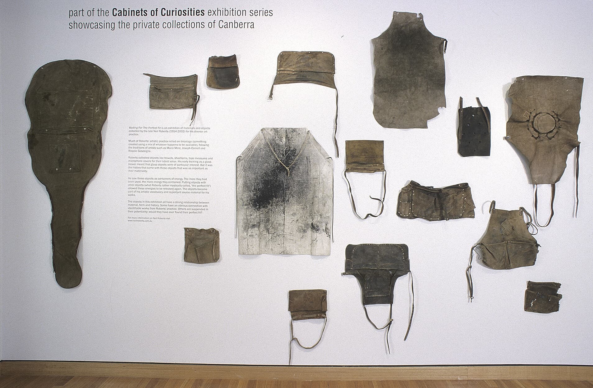 (aprons display)